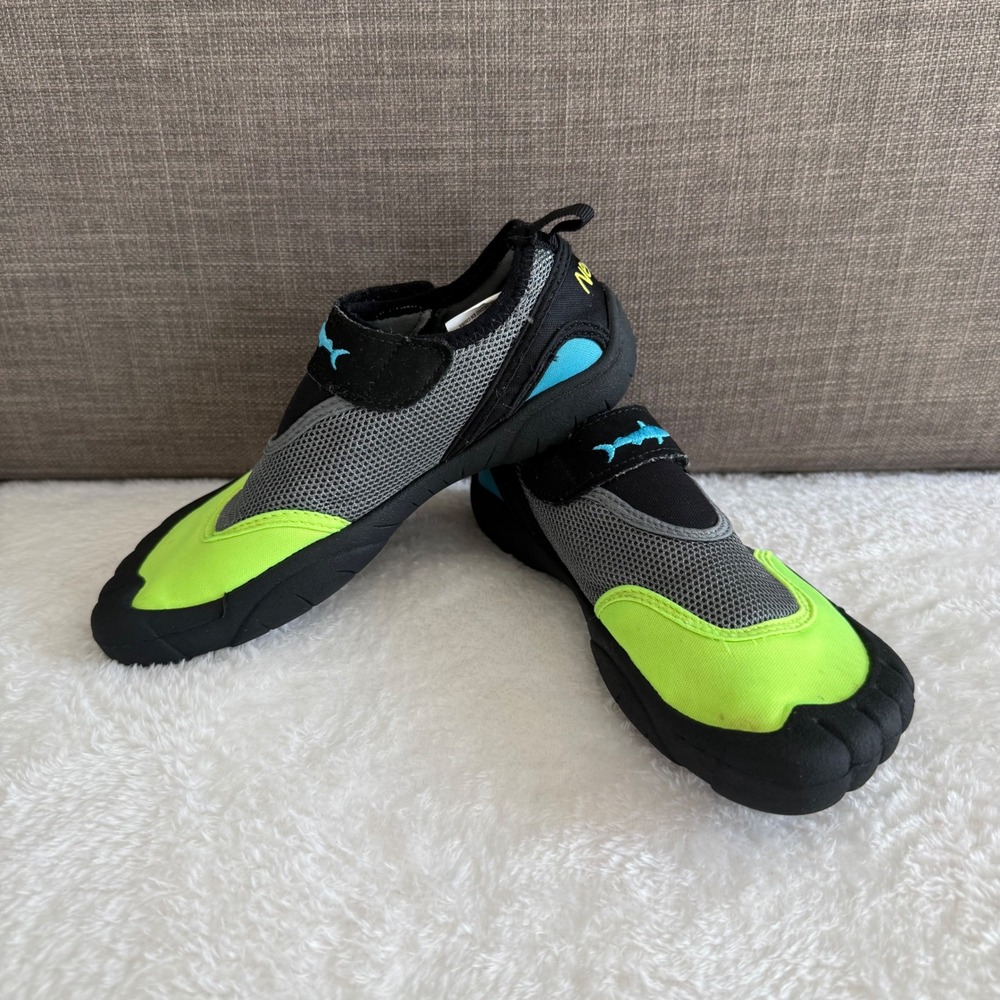Newtz Youth Water‎ Shoes Shark Gray Green Aqua Sock Beach Size 13/1